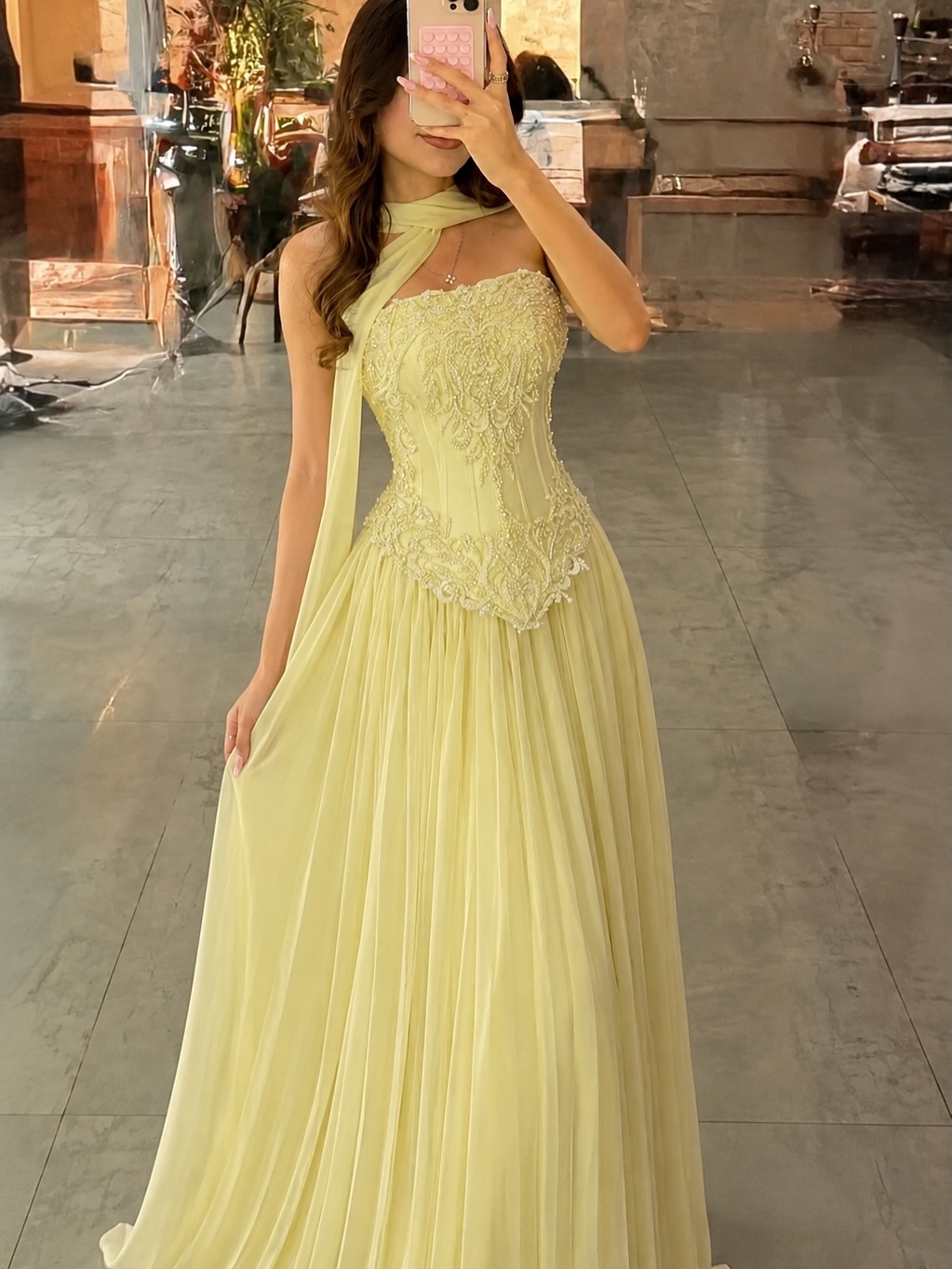 Embroidery Yellow Dress - ชุดเดรสออกงานสีเหลืองเซ็กซี่แบบสั่งตัดพิเศษ พร้อมสายสปาเก็ตตี้ คอร์เซ็ตลูกไม้ ดีไซน์รัดรูปช่วงอก ผ้าชีฟองพลิ้วไหว ชุดราตรีสำหรับผู้หญิง