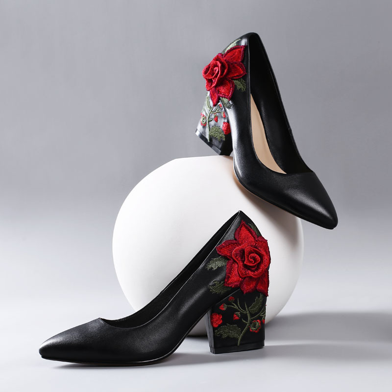 รองเท้าส้นสูงปักลายดอกกุหลาบสี - Embroidery Rose บทวิจารณ์และราคา