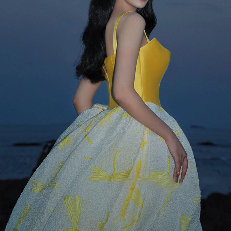 ชุดเดรสผ้าซาตินสีเหลืองหรูหราส - Embroidery Yellow Dress บทวิจารณ์และราคา